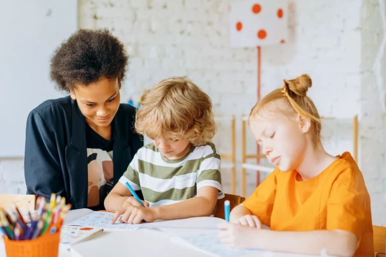 nounou à domicile et enfants